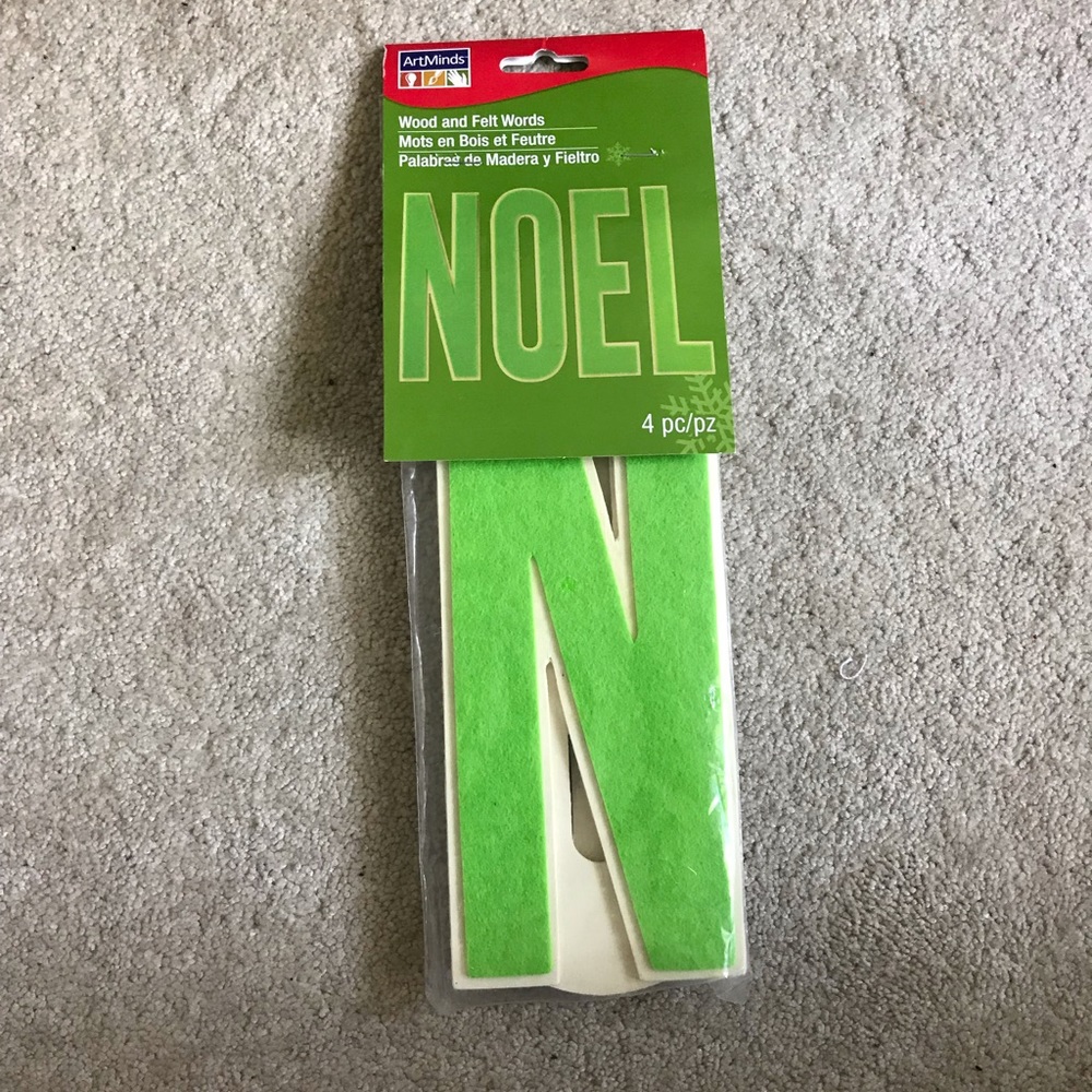 ArtMinds Wood and Felt “NOEL”